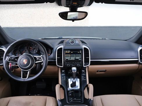 Used 2016 Porsche Cayenne image 35