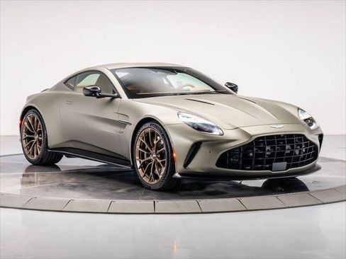 Used 2025 Aston Martin V8 Vantage Coupe RWD image 1