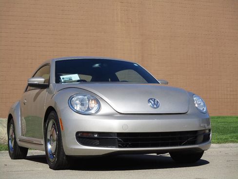 Used 2012 Volkswagen Beetle 2.5 FWD image 87