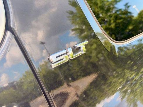 Used 2019 GMC Acadia SLT FWD image 16