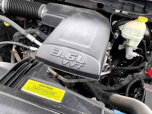 Used 2015 RAM 1500 Express AWD/4WD image 36