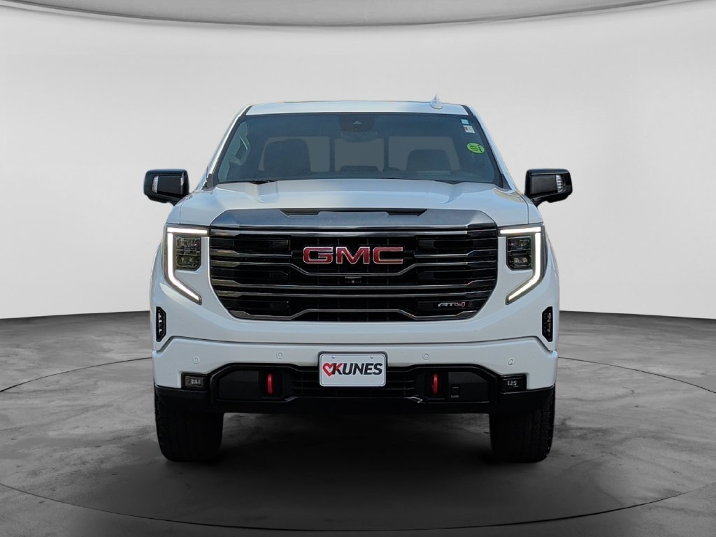 Used 2023 GMC Sierra 1500 AT4 w/ Technology Package AWD/4WD image 2