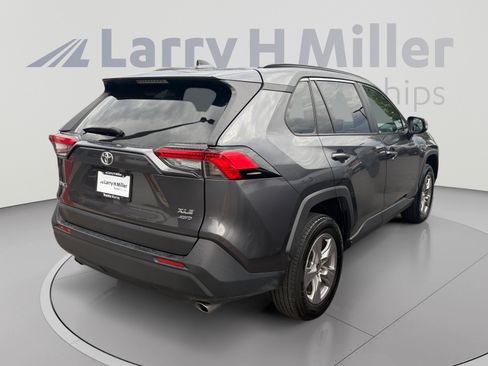 Used 2025 Toyota RAV4 XLE AWD/4WD image 5
