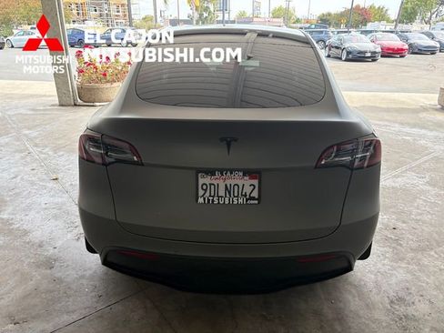 Used 2022 Tesla Model Y Long Range AWD/4WD image 4