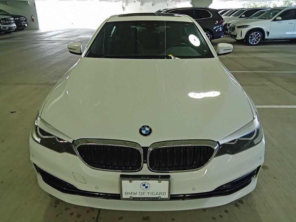 Used 2020 BMW 530i xDrive w/ Convenience Package AWD/4WD image 2