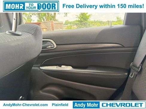 Used 2018 Jeep Grand Cherokee Laredo AWD/4WD image 35