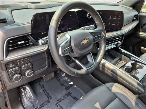 Used 2026 Chevrolet Suburban LT w/ Comfort Package AWD/4WD image 10