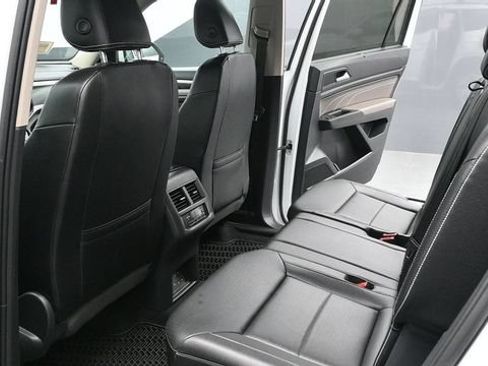Used 2023 Volkswagen Atlas SE AWD/4WD image 11