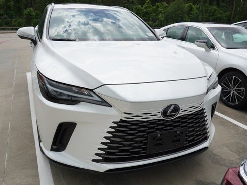 Used 2025 Lexus RX 350 Premium w/ Convenience Package image 2