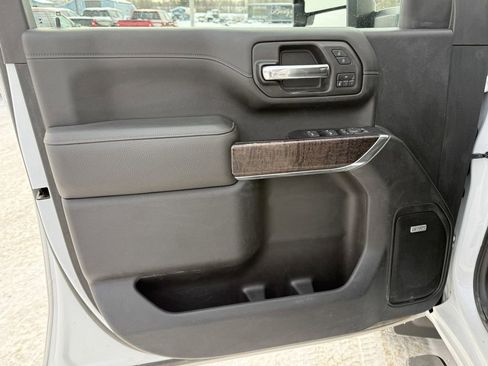 Used 2020 GMC Sierra 2500 Denali w/ Denali Ultimate Package image 11