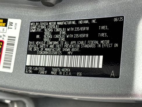 Used 2025 Toyota Highlander XLE AWD/4WD image 49