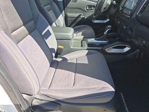 Used 2022 Nissan Frontier SV image 25