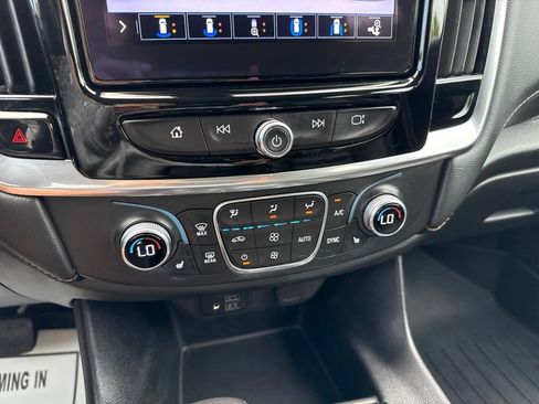 Used 2021 Chevrolet Traverse LT w/ LT Premium Package AWD/4WD image 39