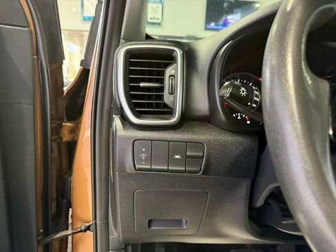 Used 2021 Kia Sportage LX FWD image 17