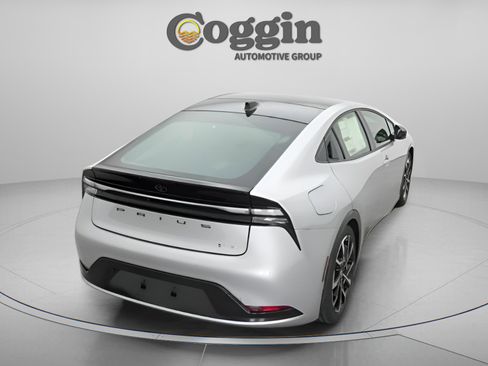 New 2025 Toyota Prius Plug-In Hybrid image 15