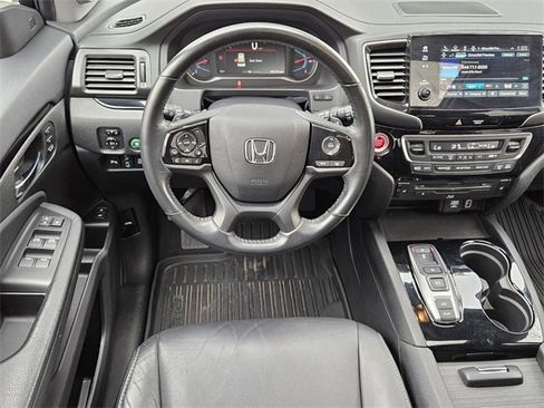Used 2020 Honda Pilot Touring image 12