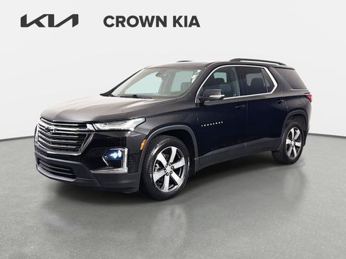 Used 2022 Chevrolet Traverse LT w/ LT Premium Package AWD/4WD image 1
