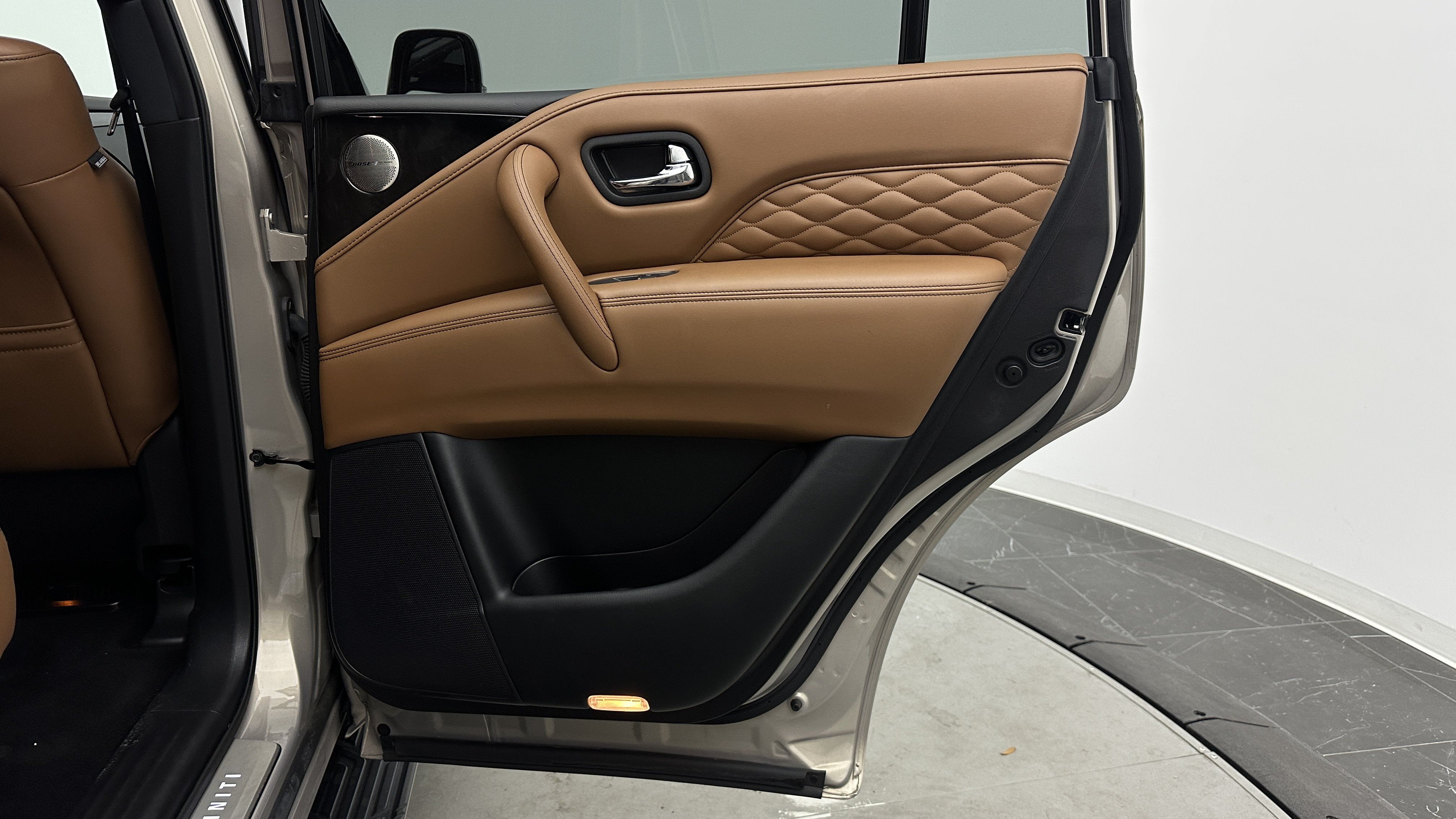 Used 2023 INFINITI QX80 Sensory w/ Cargo Package AWD/4WD image 42