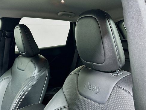 Used 2019 Jeep Cherokee Limited AWD/4WD image 20