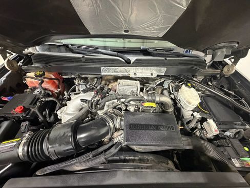 Used 2018 Chevrolet Silverado 2500 High Country w/ Duramax Plus Package AWD/4WD image 21