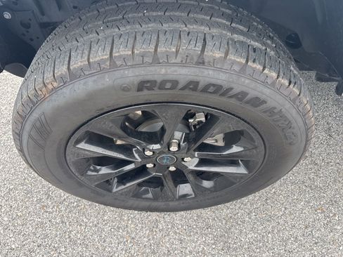 Used 2025 Jeep Wrangler Unlimited Sahara image 10