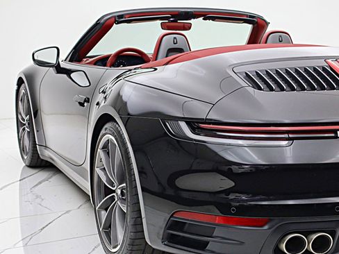 Used 2020 Porsche 911 Carrera 4S AWD/4WD image 8