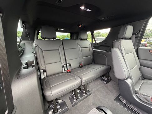 Used 2025 GMC Yukon XL Denali w/ Sun & Power Step Package AWD/4WD image 24