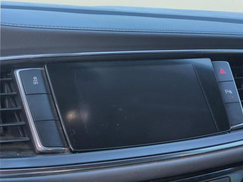 Used 2020 Buick Enclave Essence image 19