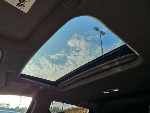 Used 2021 Chevrolet Silverado 1500 LT Trail Boss w/ Convenience Package II image 10