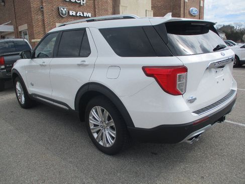 Used 2021 Ford Explorer King Ranch w/ Premium Technology Package image 19