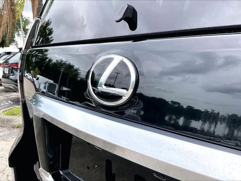 Used 2023 Lexus GX 460 Premium w/ Accessory Package AWD/4WD image 30