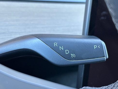Used 2023 Tesla Model 3 Standard Range image 18
