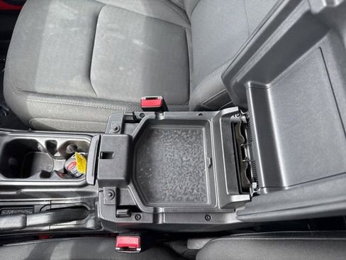 Used 2022 Jeep Gladiator Overland w/ Cold Weather Group image 29