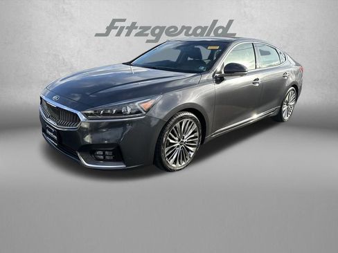 Used 2017 Kia Cadenza Limited image 3