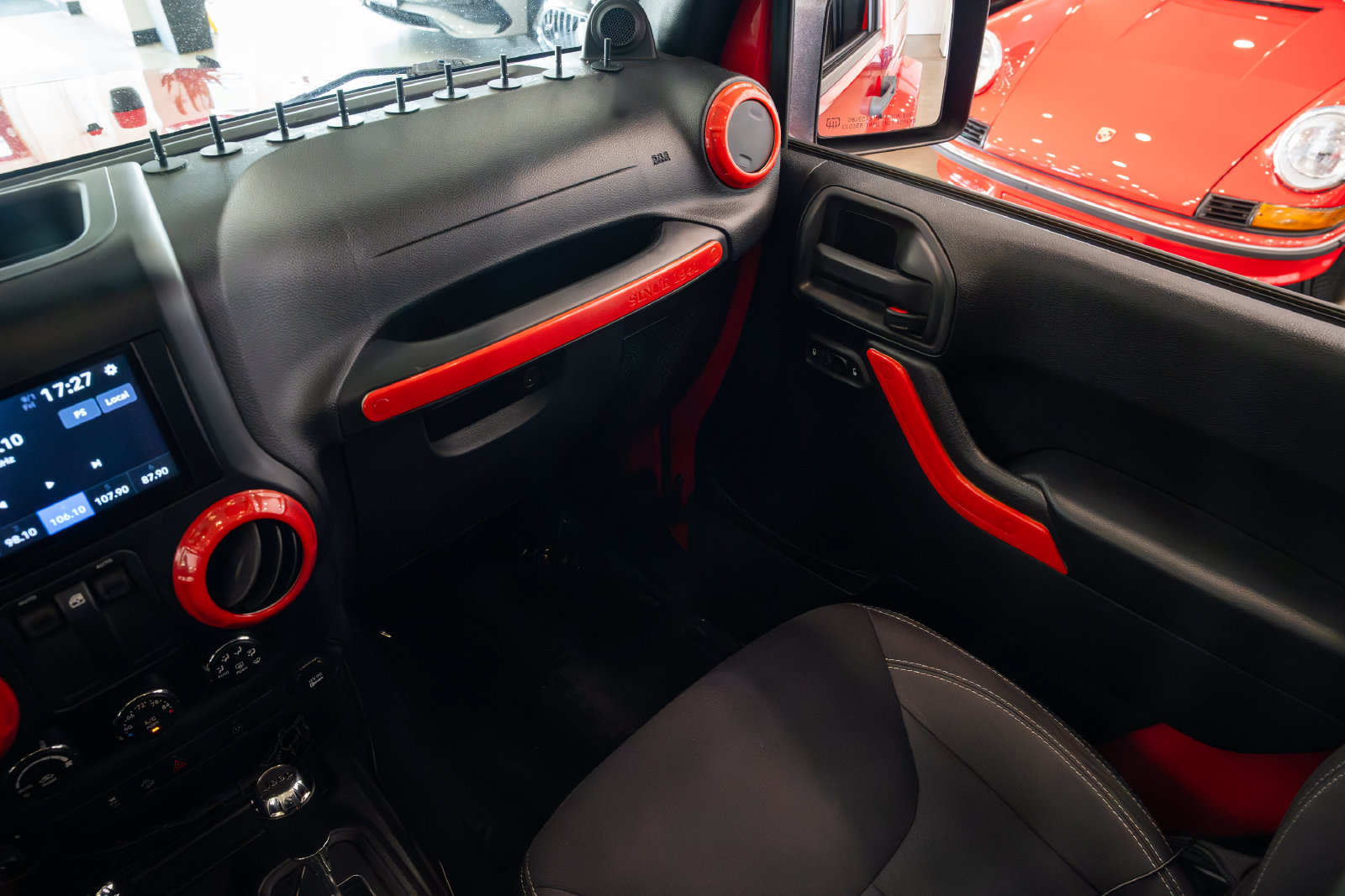 Used 2014 Jeep Wrangler Sahara w/ Dual Top Group AWD/4WD image 10