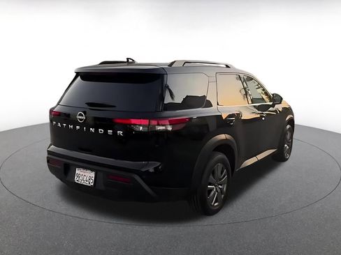 Used 2025 Nissan Pathfinder SV image 14