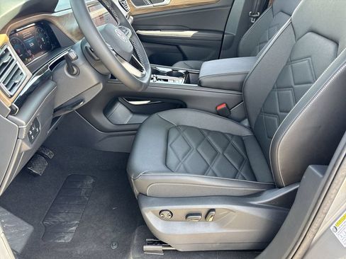 New 2026 Volkswagen Atlas SE FWD image 15