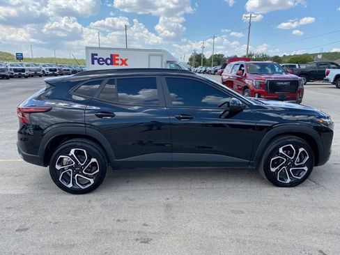 Used 2025 Chevrolet Trax RS w/ Driver Confidence Package FWD image 7