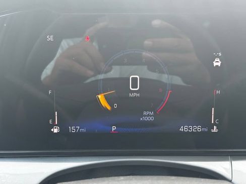 Used 2024 Chevrolet Trax LT w/ Sunroof Package FWD image 26
