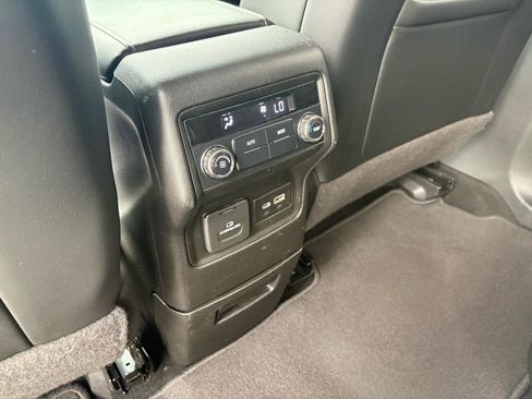 Used 2021 GMC Acadia SLT AWD/4WD image 36
