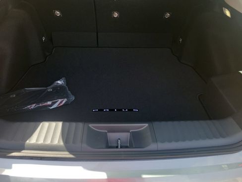 Used 2026 Toyota Prius LE FWD image 27