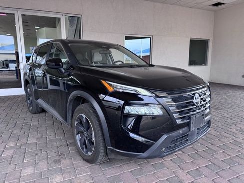 Used 2024 Nissan Rogue SV image 7