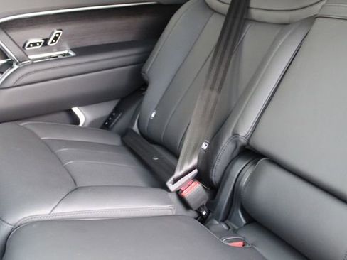 New 2026 Land Rover Range Rover Long Wheelbase SE image 21