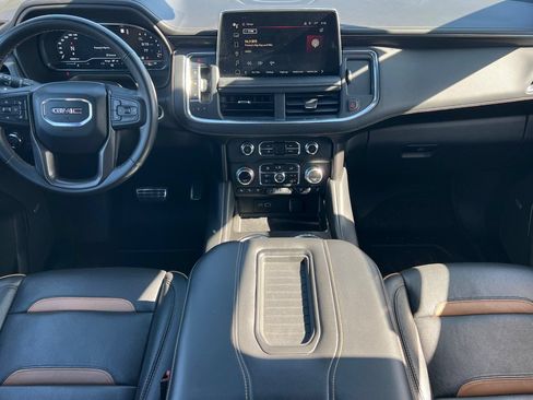 Used 2023 GMC Yukon AT4 w/ AT4 Premium Package AWD/4WD image 18