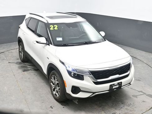 Used 2022 Kia Seltos EX image 29