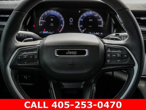 Used 2025 Jeep Grand Cherokee Laredo w/ Luxury Tech Group I AWD/4WD image 23