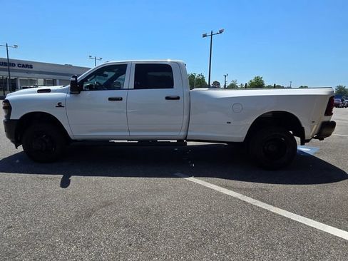 New 2026 RAM 3500 Tradesman AWD/4WD image 28
