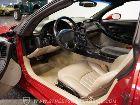 Used 1998 Chevrolet Corvette Coupe image 4