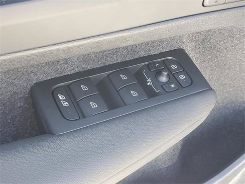 New 2026 Volvo XC40 B5 Ultra w/ Protection Package Premier image 12