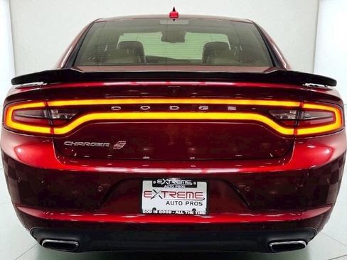 Used 2018 Dodge Charger GT image 8